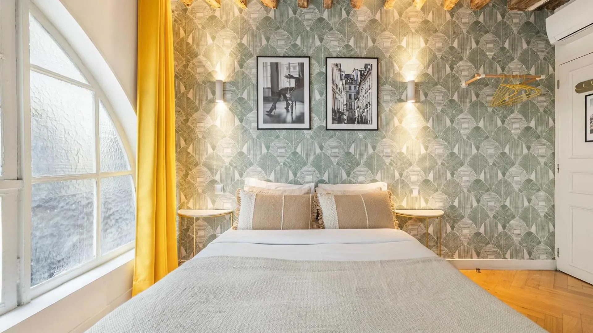 Superb Historical Next To Louvre And Opera *