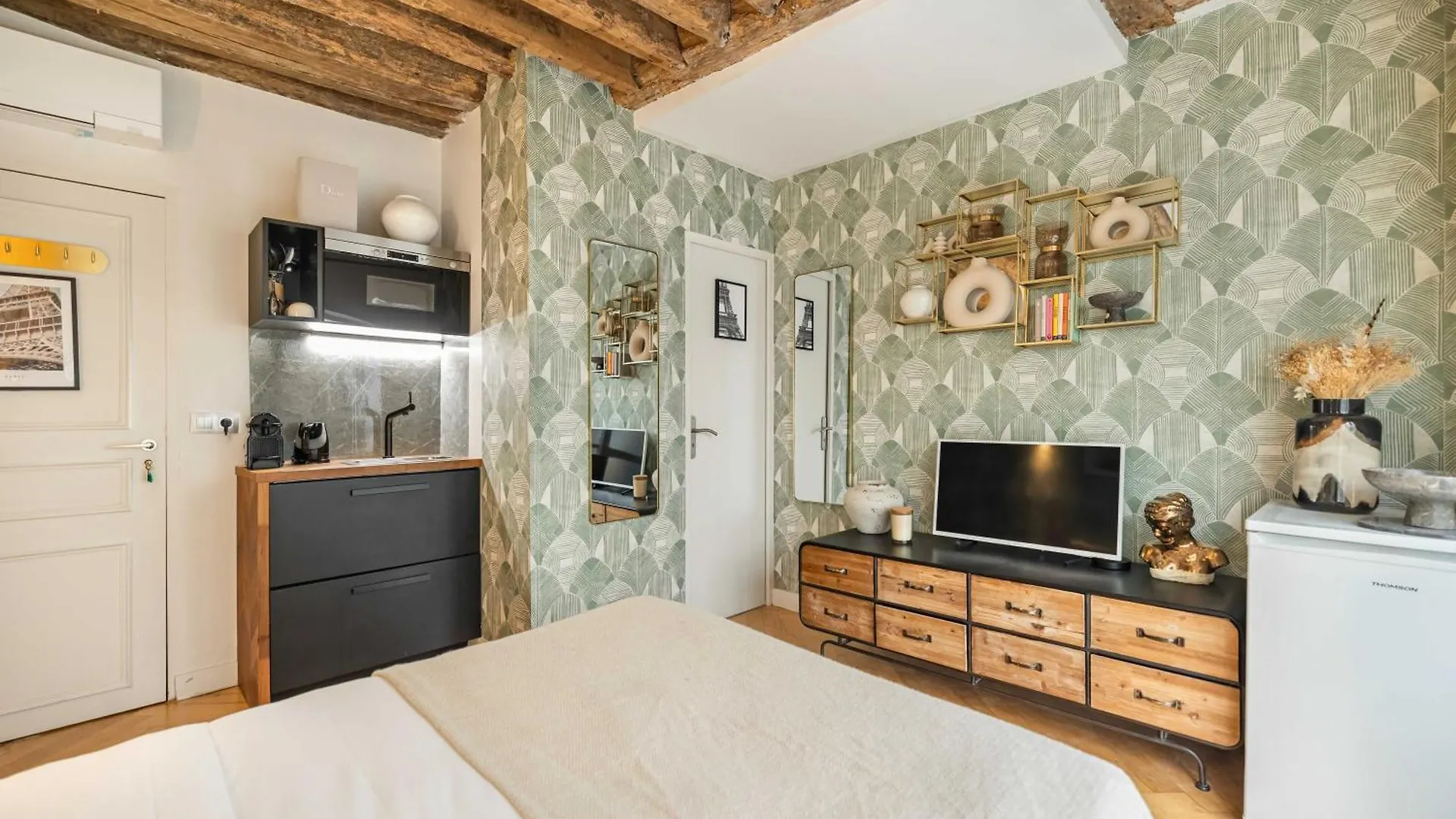 Superb Historical Next To Louvre And Opera *