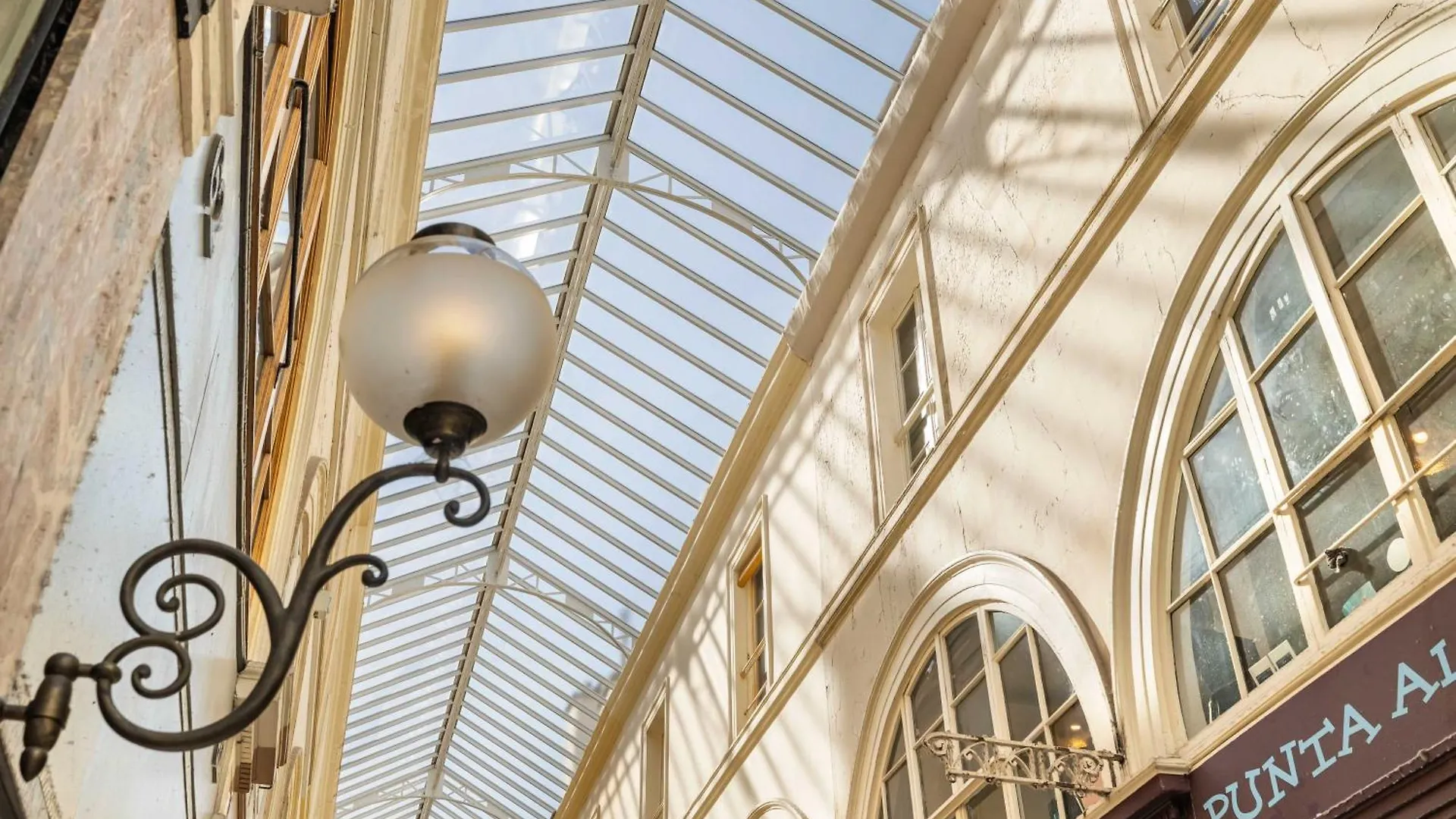 Superb Historical Next To Louvre And Opera Apartment
